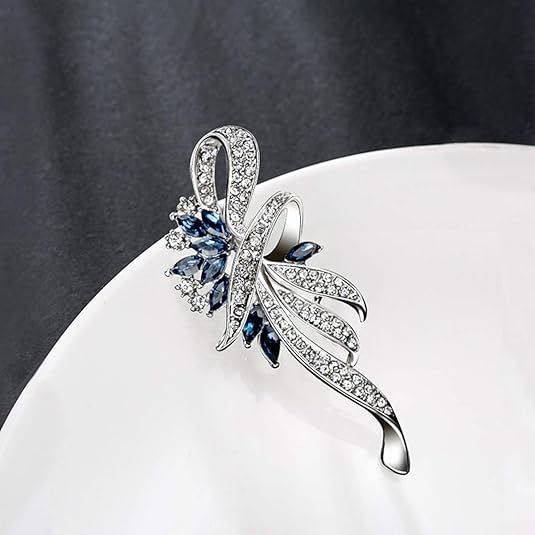 Elegant Leaf Design Brooch for Women – Silver-Tone Crystal Rhinestone Pin with Sapphire Accents